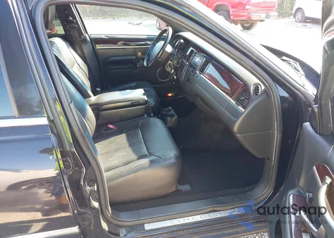 2011 Lincoln Town Car Executive L из США, поврежденный, VIN 2LNBL8EV1BX765348